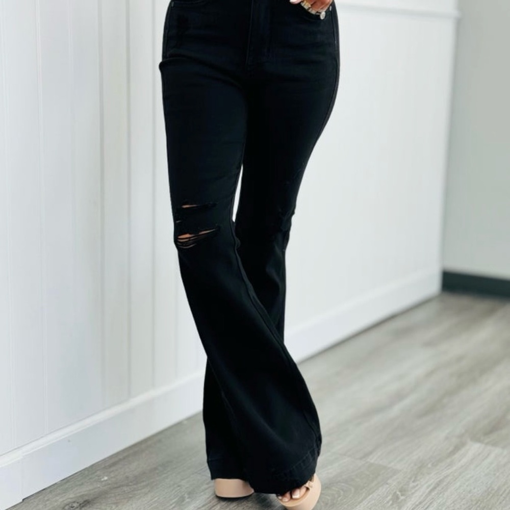 JUDY BLUE HIGH WAISTED DISTRESSED BLACK FLARE TUMMY CONTROL